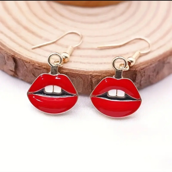 NWT LIPS  💋 Earrings - Picture 3 of 5